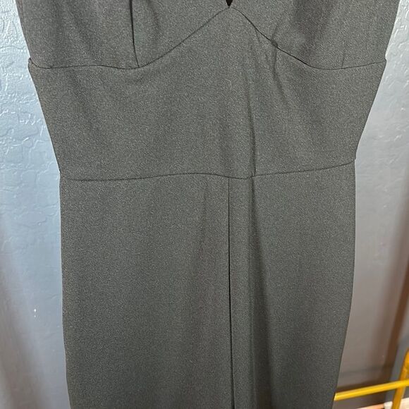 Lulu's Black Maxi Sheath Dress with Sleeveless Design and V-Neck for Cocktail - Picture 4 of 6